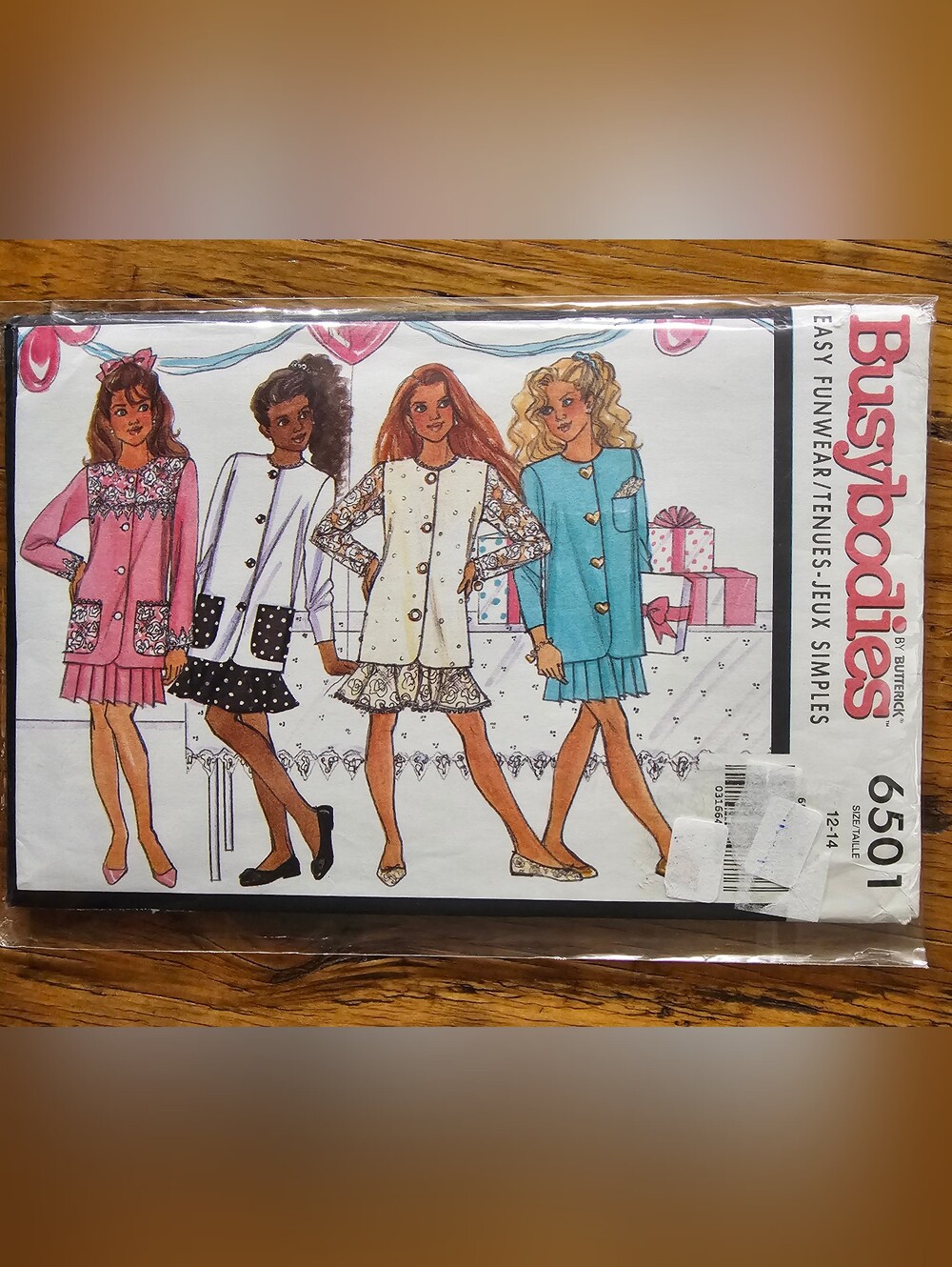 Busybodies Pattern #6501 Uncut/sealed